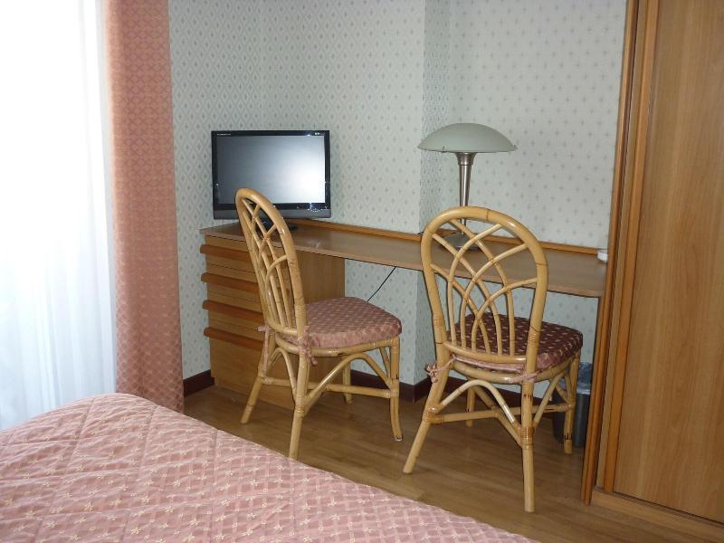 Hotel Riviera Riva del Garda Esterno foto