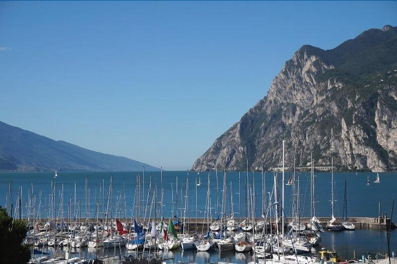 Hotel Riviera Riva del Garda Esterno foto