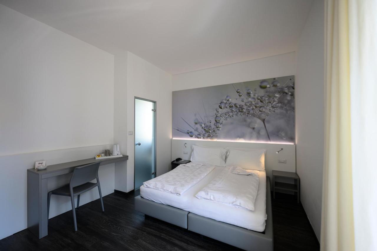 Hotel Riviera Riva del Garda Camera foto