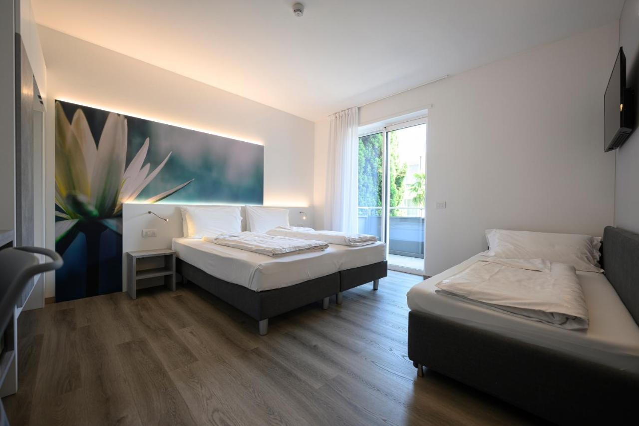 Hotel Riviera Riva del Garda Esterno foto