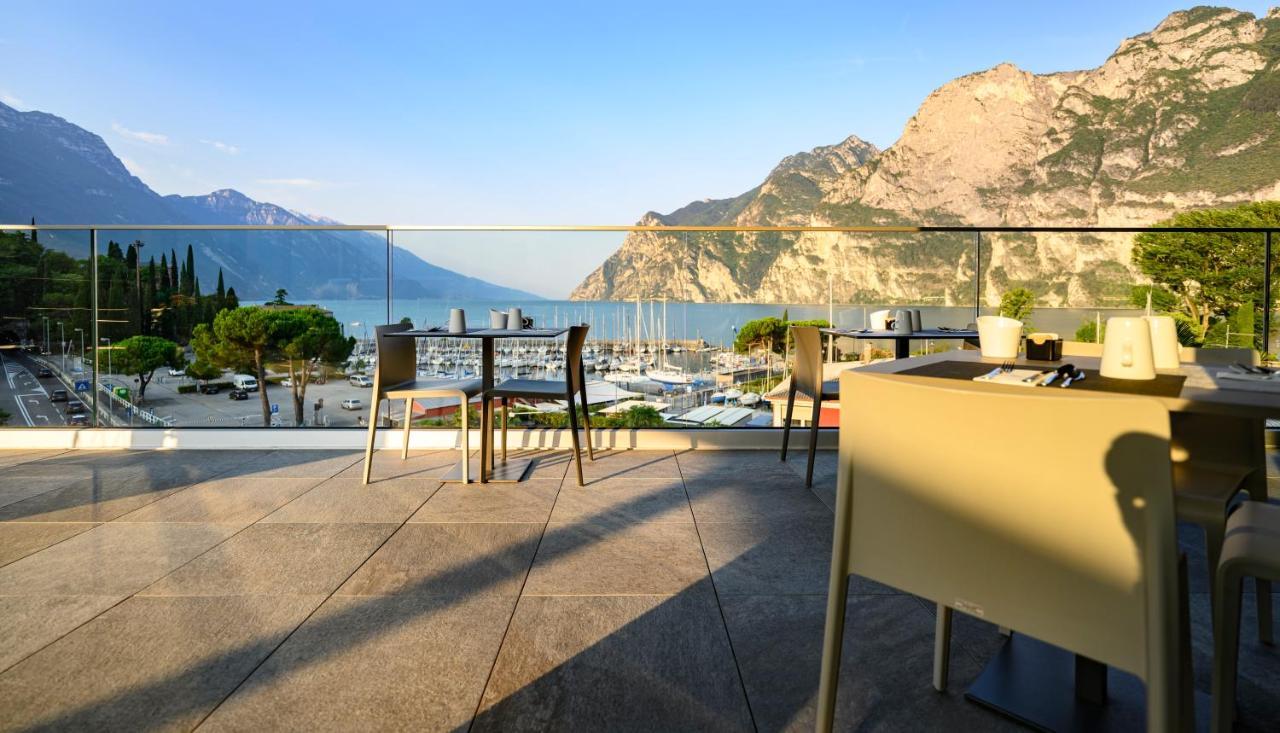 Hotel Riviera Riva del Garda Esterno foto
