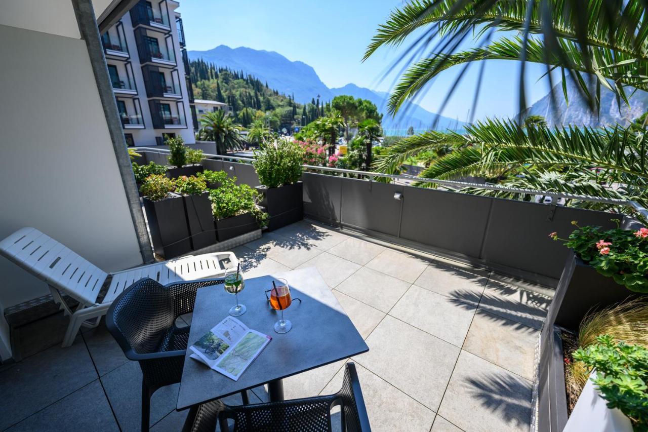 Hotel Riviera Riva del Garda Esterno foto