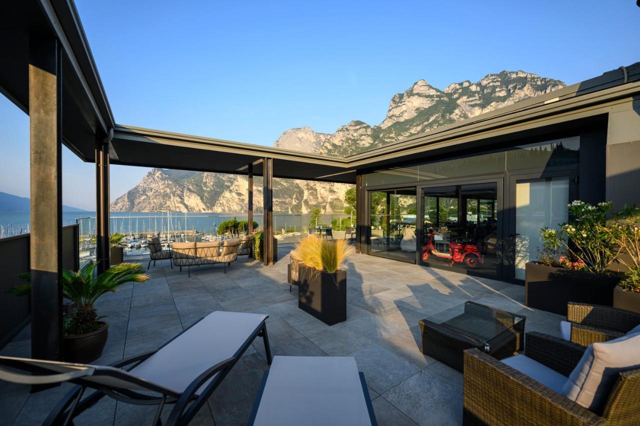 Hotel Riviera Riva del Garda Esterno foto