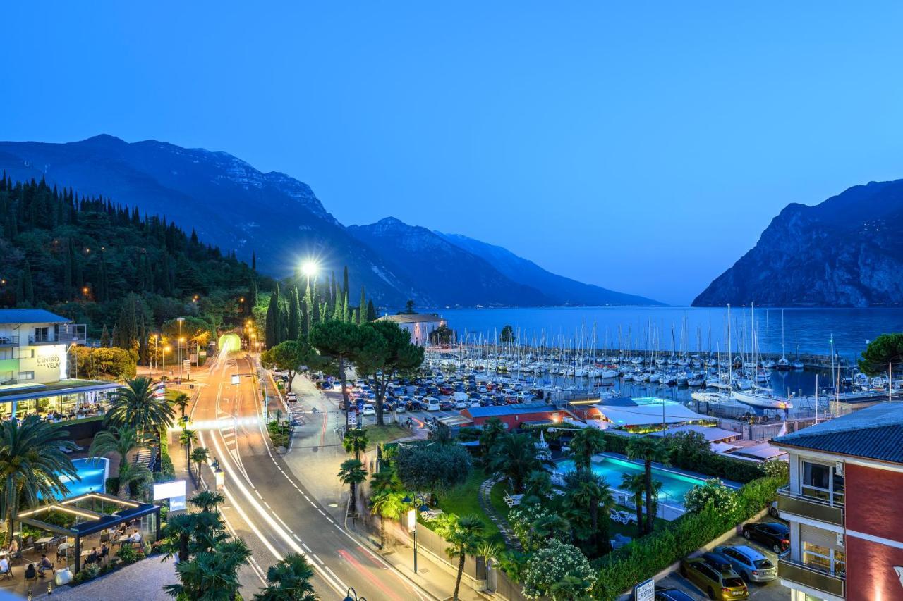 Hotel Riviera Riva del Garda Esterno foto