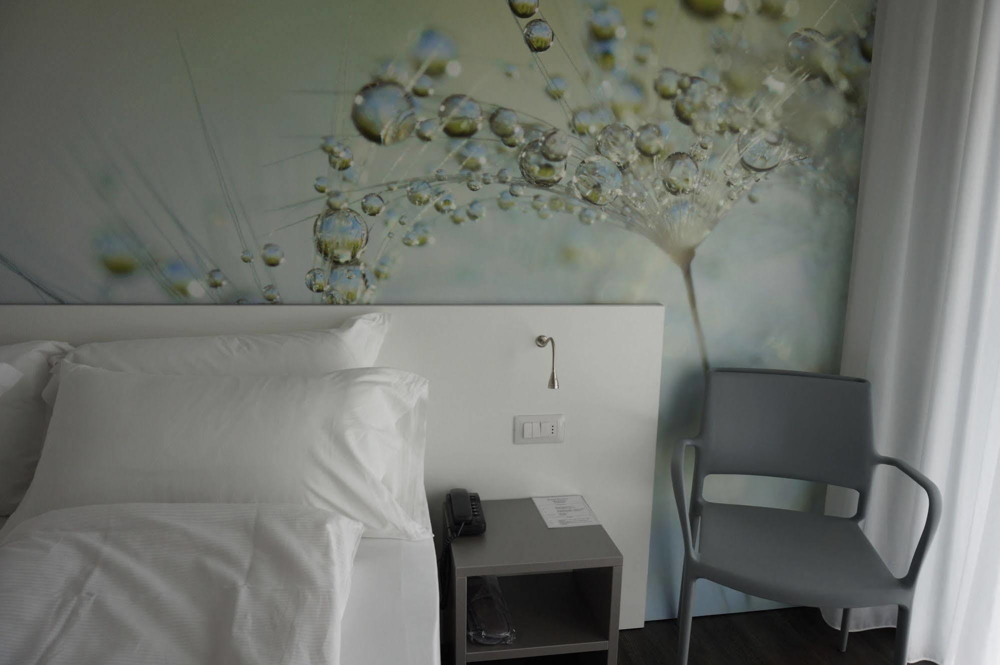 Hotel Riviera Riva del Garda Esterno foto